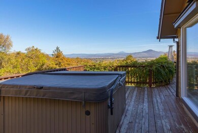 3250 Westover Blvd, Central Point, OR 97502 - photo 3