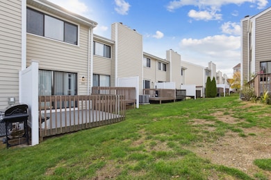 335 Monticello Dr, Branford, CT 06405 - photo 2