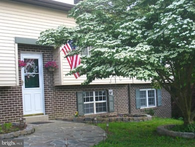 7689 Anvil Dr, Frederick, MD 21701 - photo 2