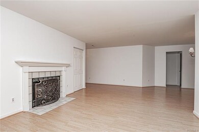 4631 Four Seasons Terrace unit B, Glen Allen, VA 23060 - photo 6