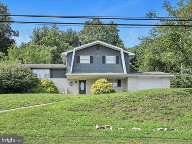 792 Fairmont Ave, Mohnton, PA 19540 - photo 2