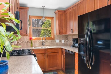 9 Buttonbush Trail, Saunderstown, RI 02874 - photo 6