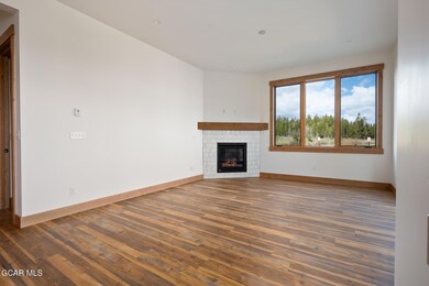 G102-3LR.Fireplace