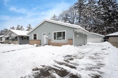 4640 W Brentwood Ct, Milwaukee, WI 53223 - photo 2