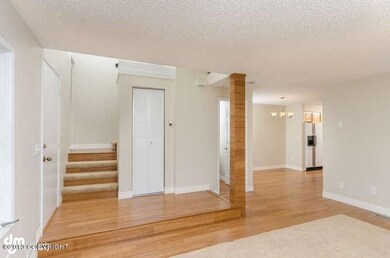 3284 Montpelier Ct Anchorage-small-005-L