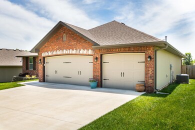 Laura Duckworth - 1064 E Lakota St-27