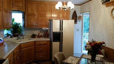 1252 Scott Ave, Waterloo, IA 50701 - photo 4