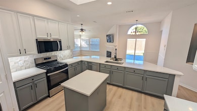 10900 Robincreek Ln, Frisco, TX 75035 - photo 2