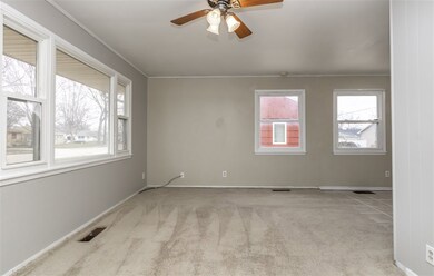 1727 Seneca Ave, Waterloo, IA 50701 - photo 4