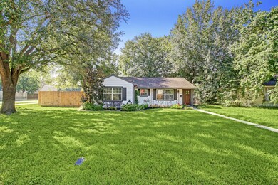 1803 Woodcrest Dr, Houston, TX 77018 - photo 2