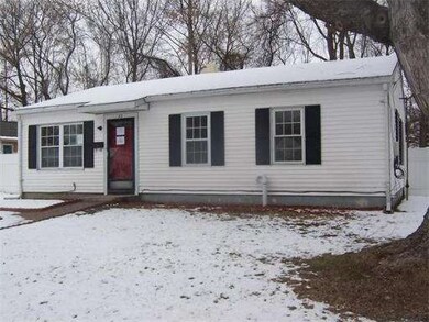 33 Amherst St, Lawrence, MA 01843 - photo 3