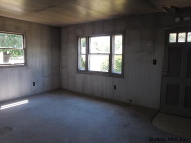 19 Vics Ct, Albany, NY 12205 - photo 3