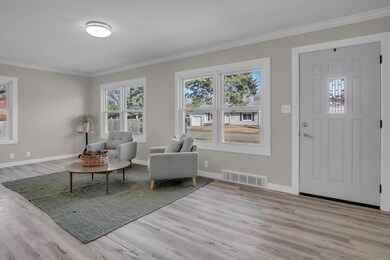 1215 N Magnolia St, Newton, KS 67114 - photo 3