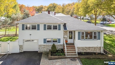 8 Hall Rd, Paramus, NJ 07652 - photo 4