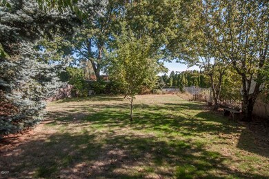Backyard - view 1 (1280x850)