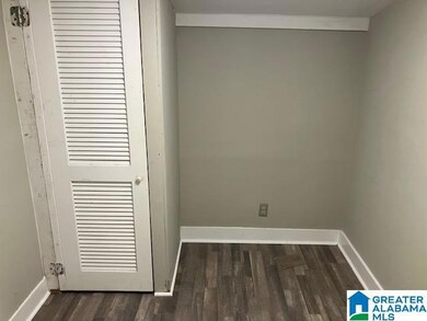 WALKIN CLOSET