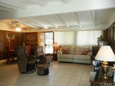Very bright and open living room
