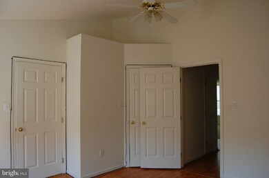 13104 Rosebay Dr, Germantown, MD 20874 - photo 3