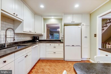 10913 Wickshire Way, Rockville, MD 20852 - photo 6