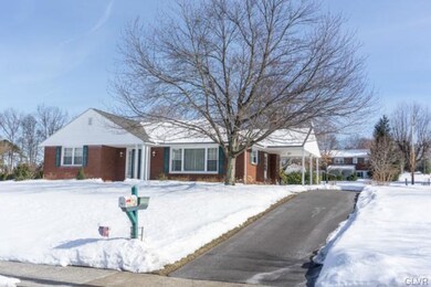 41 N Sycamore St, Macungie, PA 18062 - photo 2