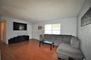 1633 NE 5th St, Moore, OK 73160 - photo 2