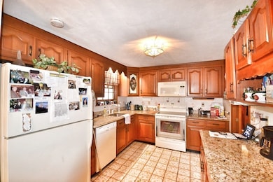 1 Charles St, Saugus, MA 01906 - photo 2