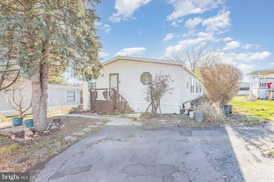 203 Oakfield Ct W, Lancaster, PA 17603 - photo 4