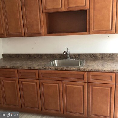 7226 Radbourne Rd, Upper Darby, PA 19082 - photo 2