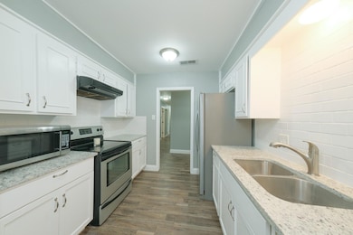 1353 Kathryn Ct, Hurst, TX 76053 - photo 3