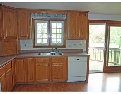 123 Floral St, Shrewsbury, MA 01545 - photo 4