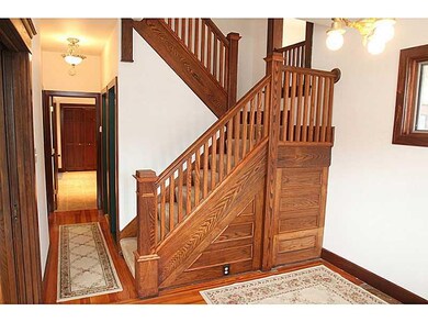Entry/Foyer.