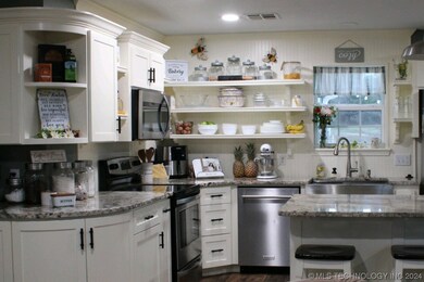 714 W 9th St, Cushing, OK 74023 - photo 4