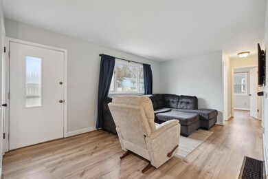 1212 Lilac Ln, Cedar Falls, IA 50613 - photo 4