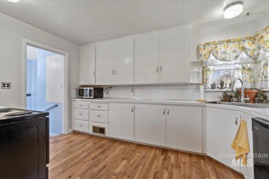 504 S Chestnut St, Nampa, ID 83686 - photo 7