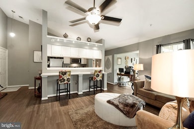 7856 Cornerstone Way unit 8, Windsor Mill, MD 21244 - photo 3