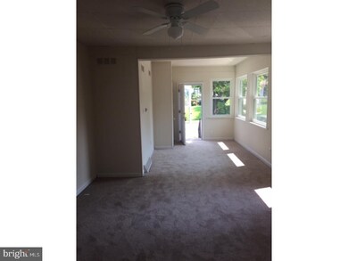 514 Dalmas Ave, Folcroft, PA 19032 - photo 3