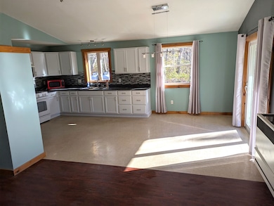 7 Cedric Rd, Pittsburg, NH 03592 - photo 5