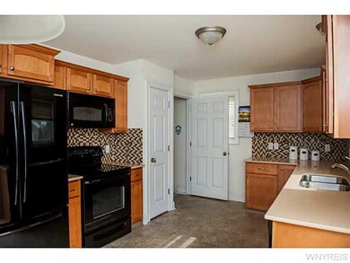 283 Stenzil St, North Tonawanda, NY 14120 - photo 4