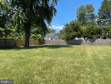 1721 Pheasant Ln, Norristown, PA 19403 - photo 4