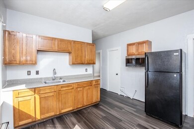 169 Hichborn St unit 2, Revere, MA 02151 - photo 2