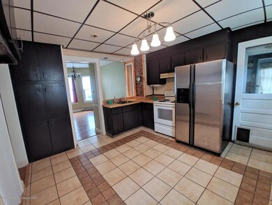 1217 Watson St, Scranton, PA 18504 - photo 4