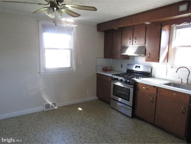 523 Buse St, Ridley Park, PA 19078 - photo 4