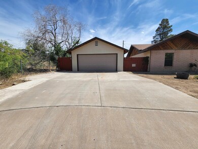 820 Magnolia St, Alamogordo, NM 88310 - photo 2