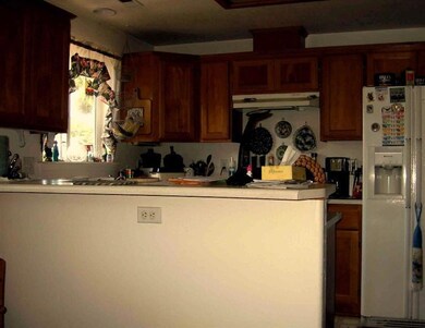 596 Briarwood Dr, Central Point, OR 97502 - photo 3