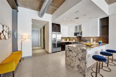 110 SE 2nd St unit 402, Delray Beach, FL 33444 - photo 3