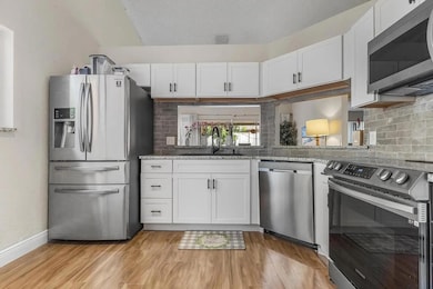 12 Via de Casas Sur unit 203, Boynton Beach, FL 33426 - photo 4