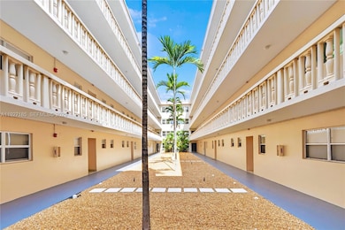 410 SE 2nd St unit 111, Hallandale Beach, FL 33009 - photo 2