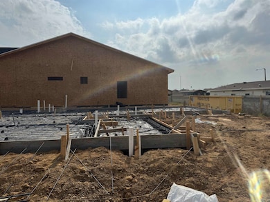 2818 Adamsville Dr, Laredo, TX 78046 - photo 4