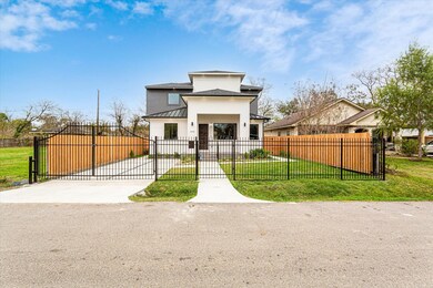 3441 Rebecca St, Houston, TX 77021 - photo 4