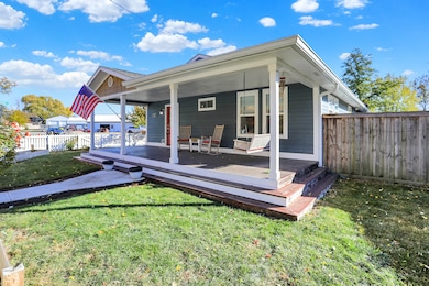 301 W Pierce St, Whitestown, IN 46075 - photo 3